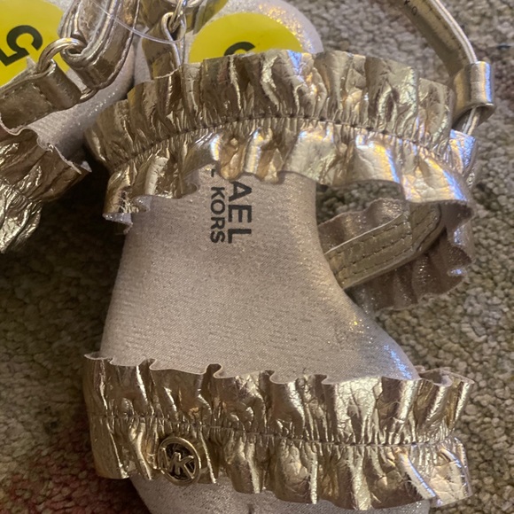 Michael Kors Girls Open Toe Sandals Gold - Picture 2 of 7